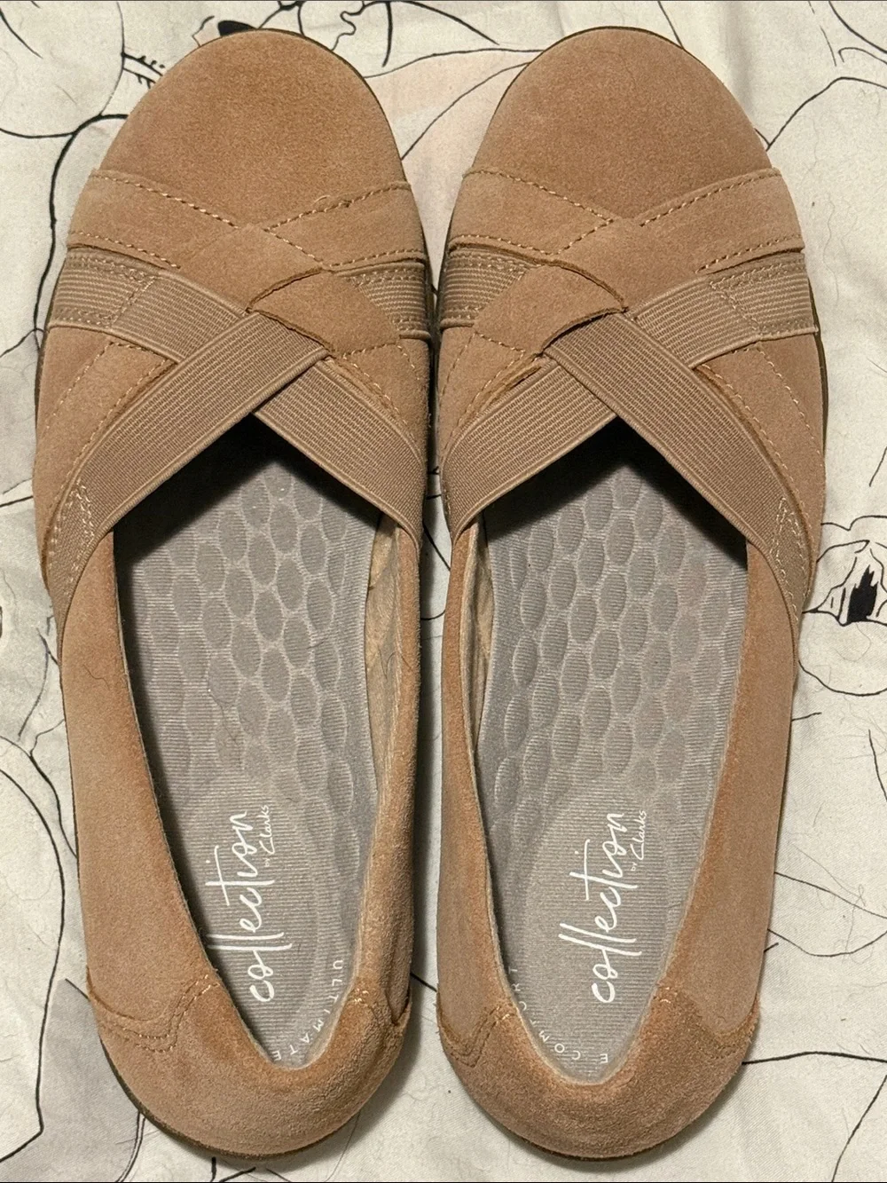 Collection By Clark’s Women’s Brown Suede Cross-Strap Flats